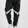 Adidas Originals Herren Jogginghose Woven In Schwarz 8