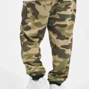 Dangerous DNGRS Herren Jogginghose Classic In Camouflage 6