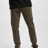 Lyle & Scott Herren Chino Straight Fit In Olive 8