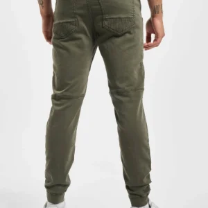 STITCH & SOUL Herren Chino Panel In Grün 6