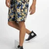 URBAN CLASSICS Herren Shorts Pattern Resort In Blau 8