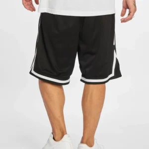 URBAN CLASSICS Herren Shorts Stripes In Schwarz 6